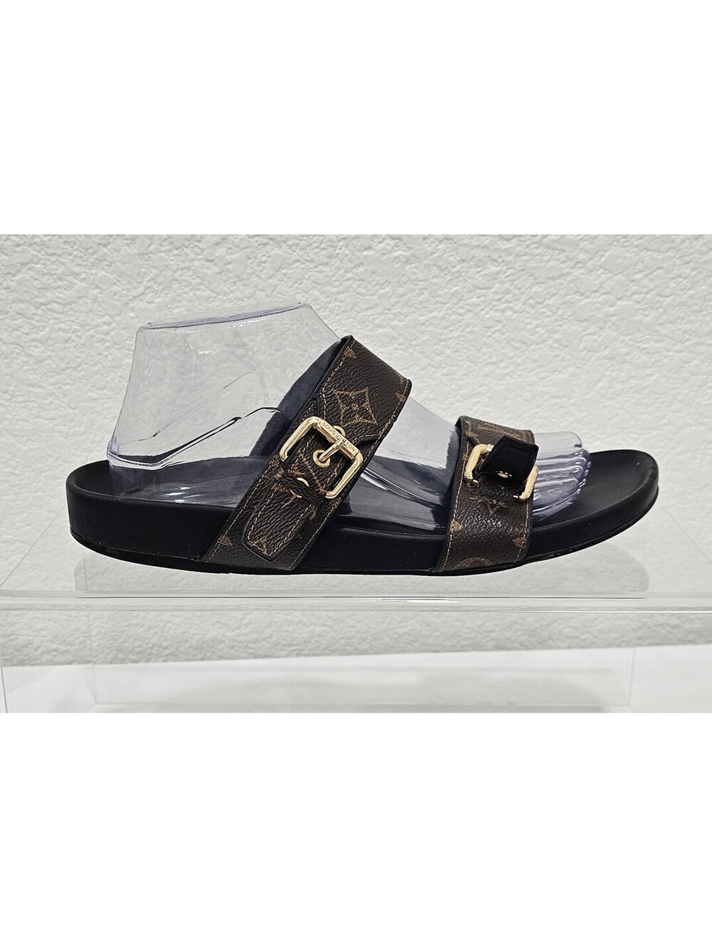 ⚠️ THIS IS A SALE FOR ONE (1) SINGLE RIGHT SHOE ONLY- Sz 9.5 Louis Vuitton